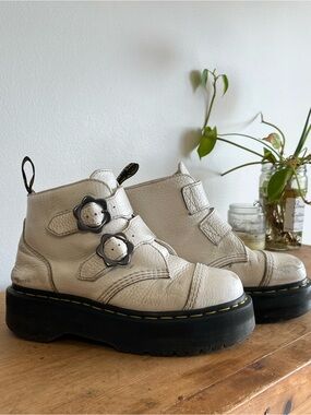 Devon FLWR Dr.Martens #drmartens #vintage